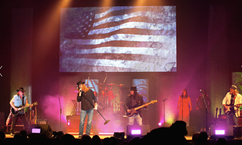 on_stage_americanflag